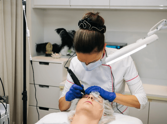 Diatermi med epilering hos Drakenrous Beauty i Stockholm